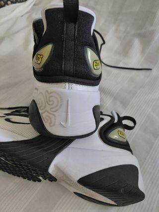 Zapatillas Nike Zoom 2K Blancas y Negras