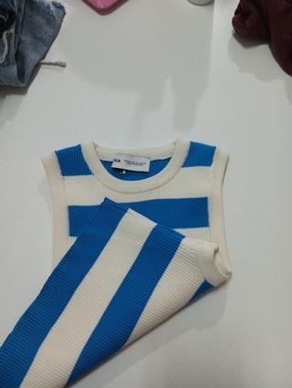 Top Bershka rayas azul y blanco Talla XS