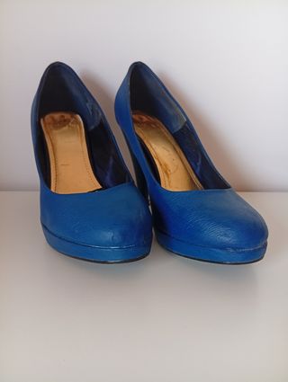 Zapatos de tacón azul