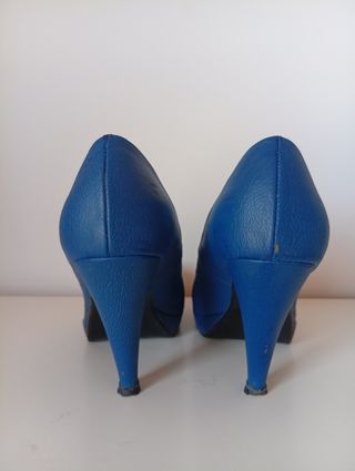Zapatos de tacón azul