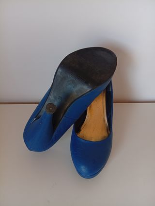 Zapatos de tacón azul