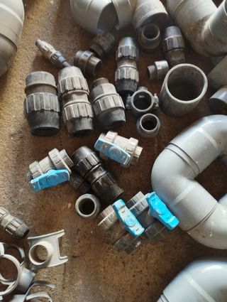 Lote fontanería PVC y accesorios
