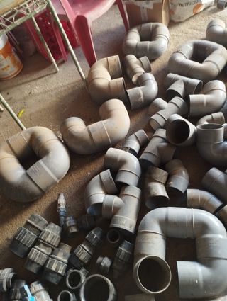 Lote fontanería PVC y accesorios