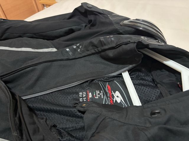 Chaqueta de moto negra