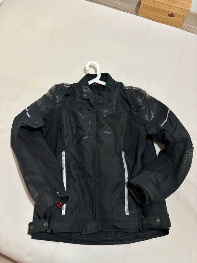 Chaqueta de moto negra