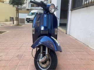 Vespa 200 Azul