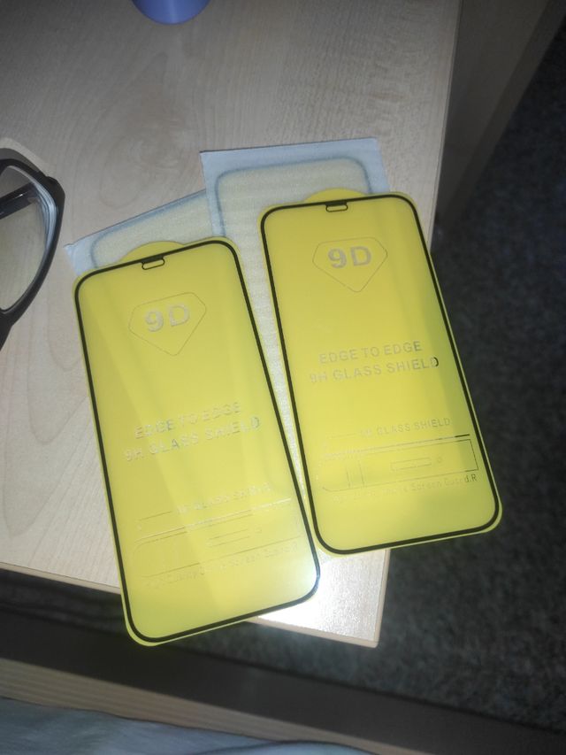 4 Vetri Protettivi 9D per iPhone 12