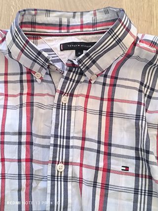 Camisa Tommy Hilfiger cuadros roja y blanca