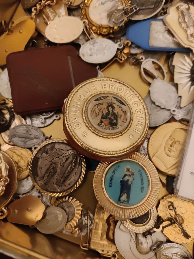 Stock medagliette votive vintage