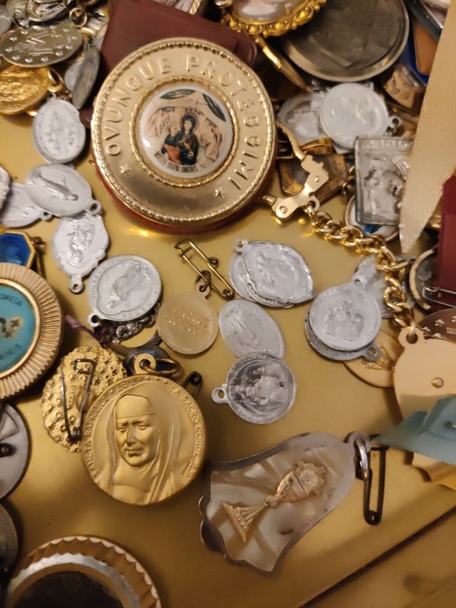 Stock medagliette votive vintage