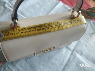 Borsetta Guess similpelle panna