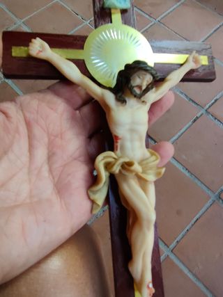 Crocefisso in legno e metallo