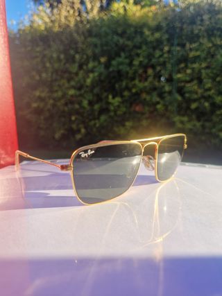 Occhiali da sole Ray-Ban Caravan RB3136
