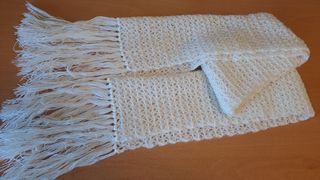 Bufanda tejida a mano, mide 1,80 x 30



