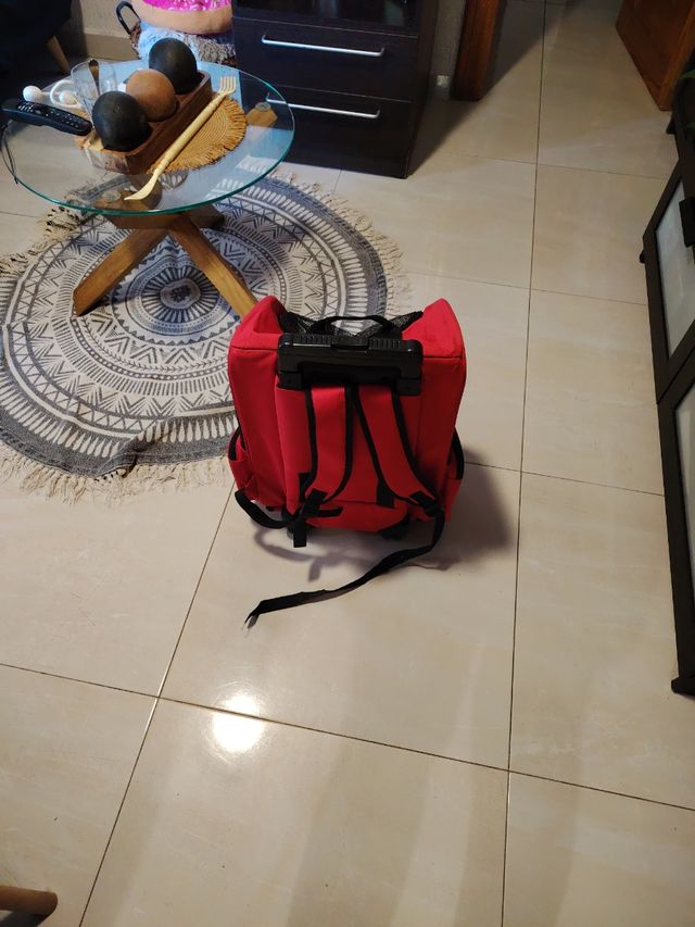 Mochila Porta Mascotas con ryedas Roja y Negra