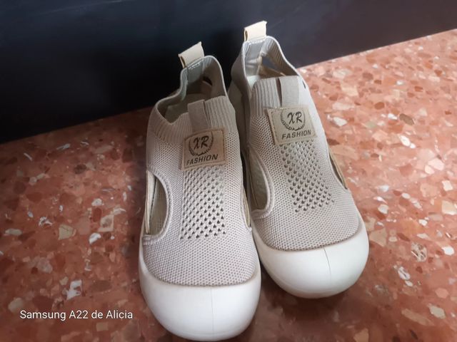 Zapatillas Beige Tela elástica. Calza 37/38