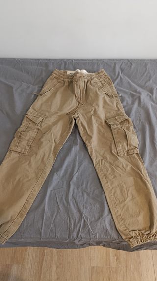 Pantalones cargo beige