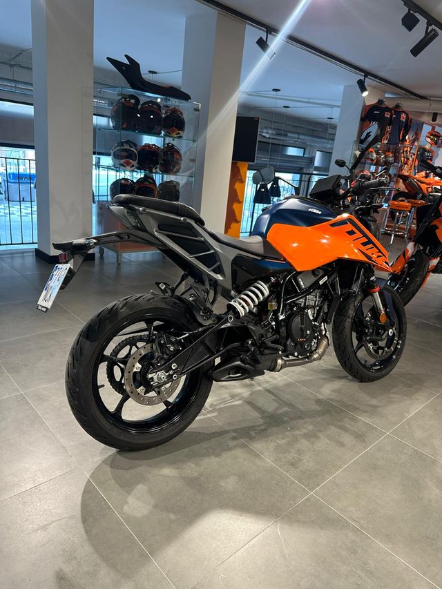 KTM 125 DUKE GERENCIA