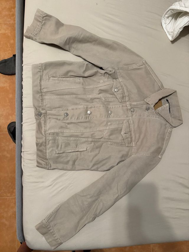 Chaqueta Zara Beige