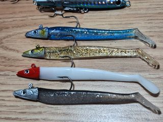 Señuelos de pesca variados
