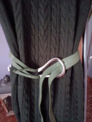 Vestido verde con cinturón