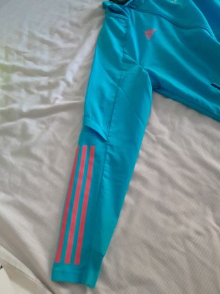 Chaqueta Real Madrid Adidas Azul
Talla 12 años