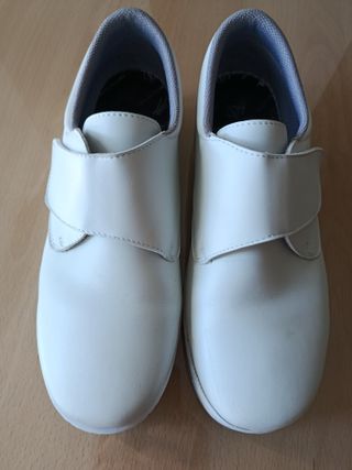 Zapatos blancos hospital/cocina velcro