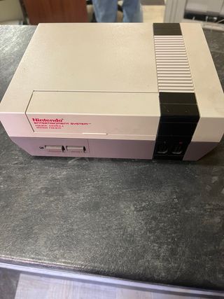 Nintendo NES Consola Beige/Gris más juego