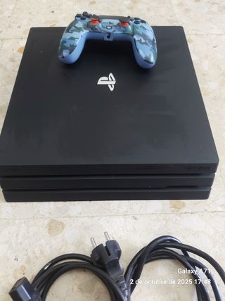 Consola PS4 Pro 1TB + Mando Camuflaje