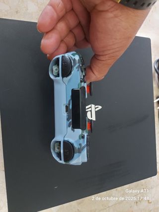 Consola PS4 Pro 1TB + Mando Camuflaje