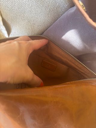 Bolso Parfois marrón con tachuelas