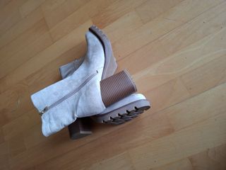 Botín Tacón Beige 5 cm de gamuza  