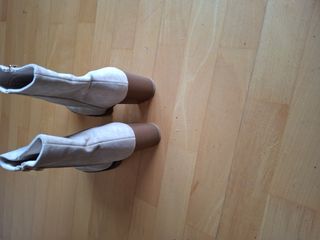 Botín Tacón Beige 5 cm de gamuza  