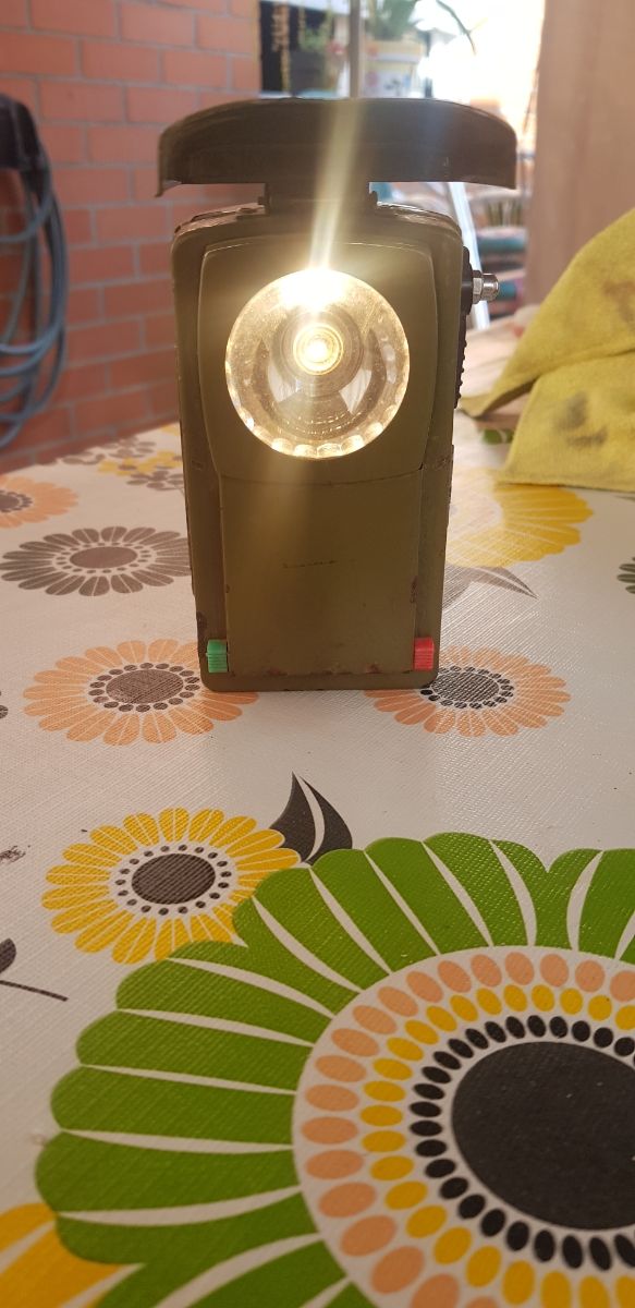 Linterna militar verde