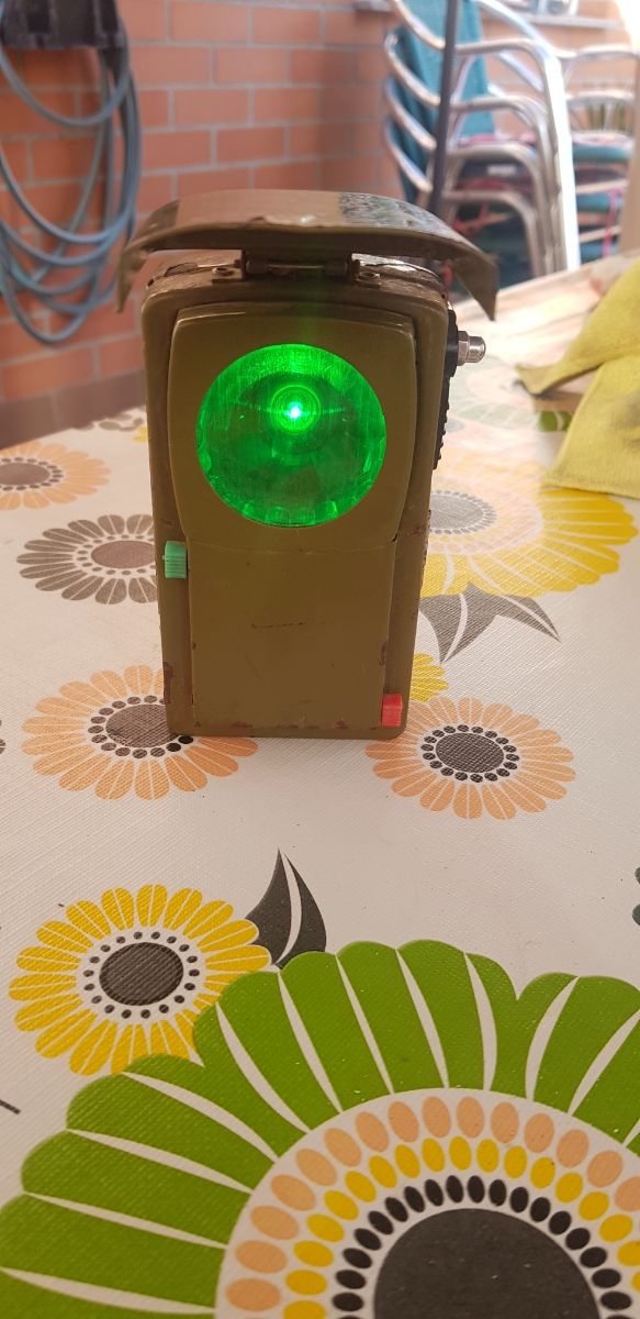 Linterna militar verde