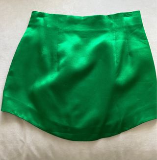 Falda Zara verde satinada