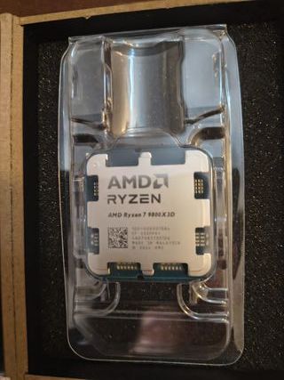 Procesador AMD Ryzen 7 9800X3D + AM5 Secure Frame 