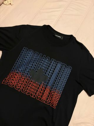 Camiseta DSQUARED2 Negra con Logo Hoja