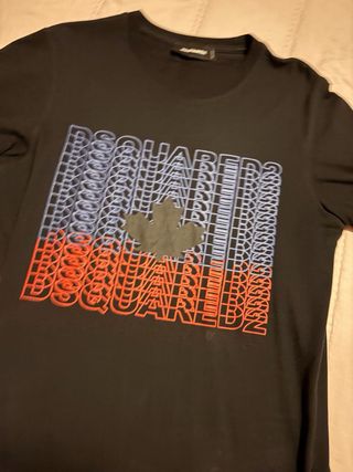 Camiseta DSQUARED2 Negra con Logo Hoja