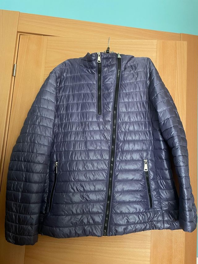 Chaqueta plumas azul con cremalleras