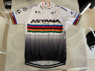 Maillot y culotte Astana Talla L
