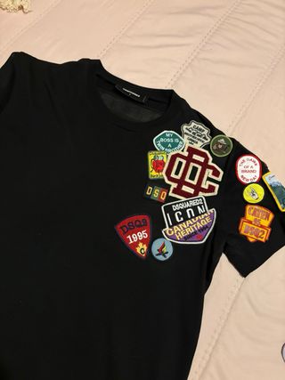 Camiseta DSQUARED2 Negra con Parches