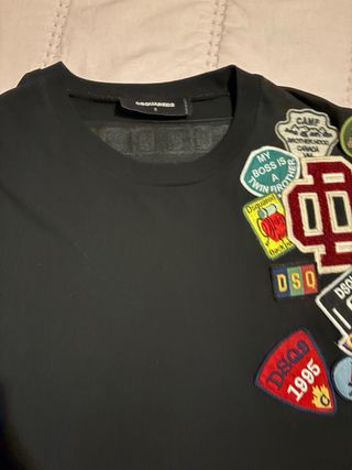 Camiseta DSQUARED2 Negra con Parches