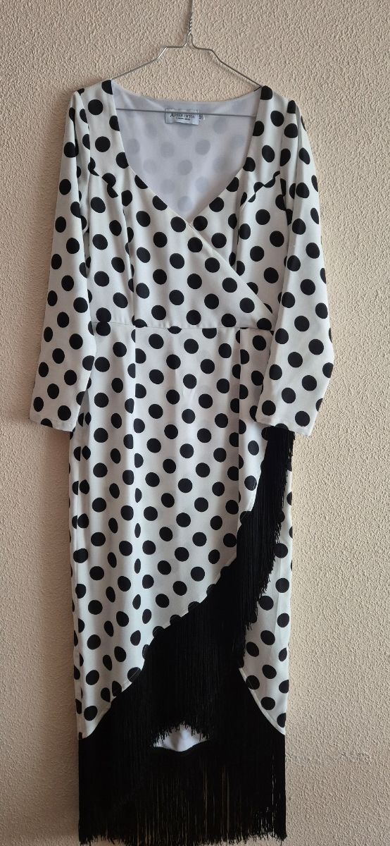 Vestido lunares flecos evento talla L.