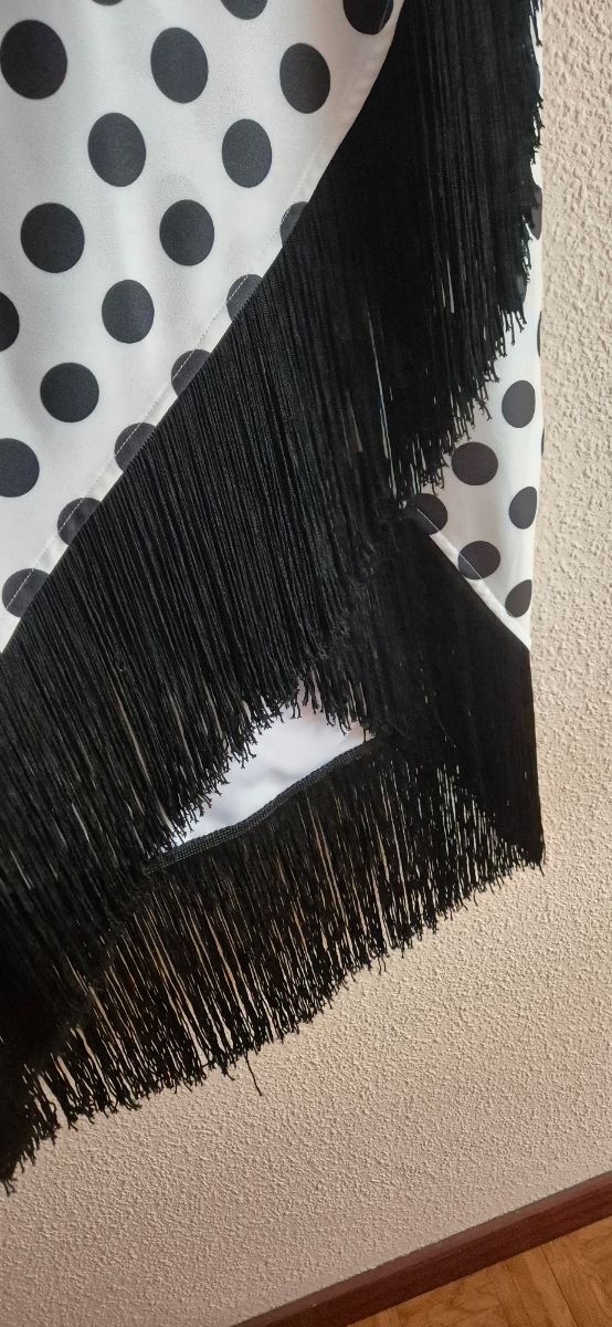 Vestido lunares flecos evento talla L.