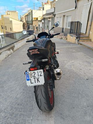 Kawasaki Z900 2021 Negra y Roja