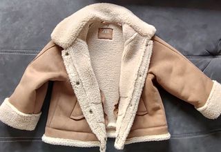 Cazadora Zara niño beige/marrón
