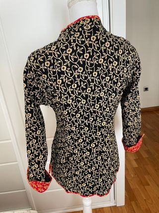 Chaqueta acolchada reversible botones y bolsillos