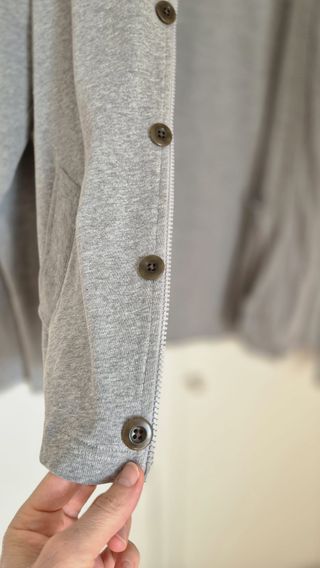 Sudadera Muji Gris con Capucha y Botones