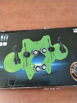 Localizador de orificios ajustable